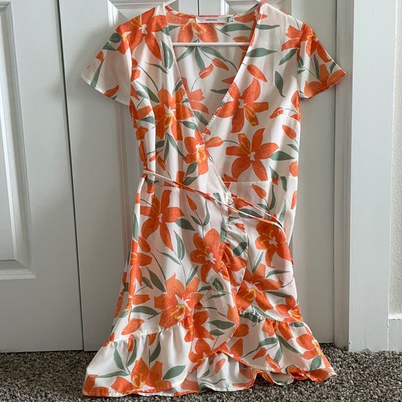Women’s Secret Floral Wrap Dress - Picture 1 of 4